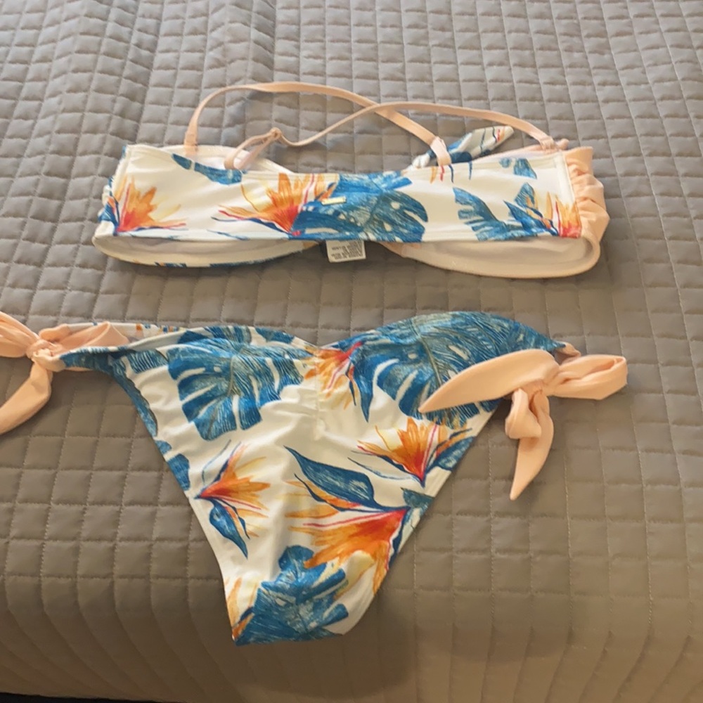Roxy bikini - Picture 2 of 4